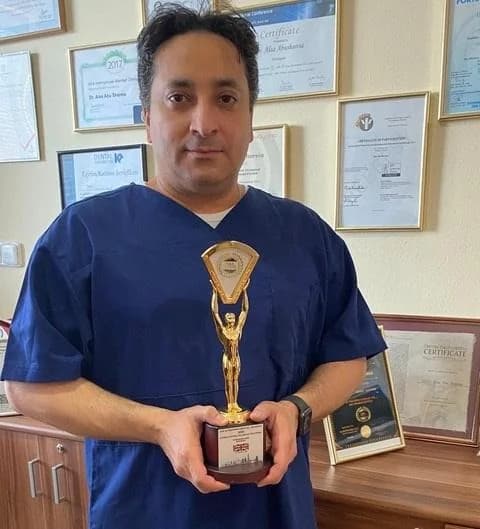 Prof. MUDr. Alaa Abu Shareia s ocenením