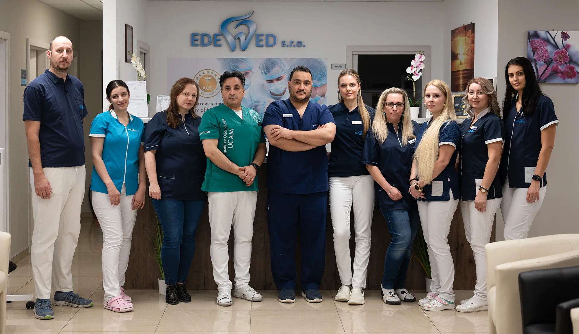Tím kliniky EDEMED Štúdio na recepcii